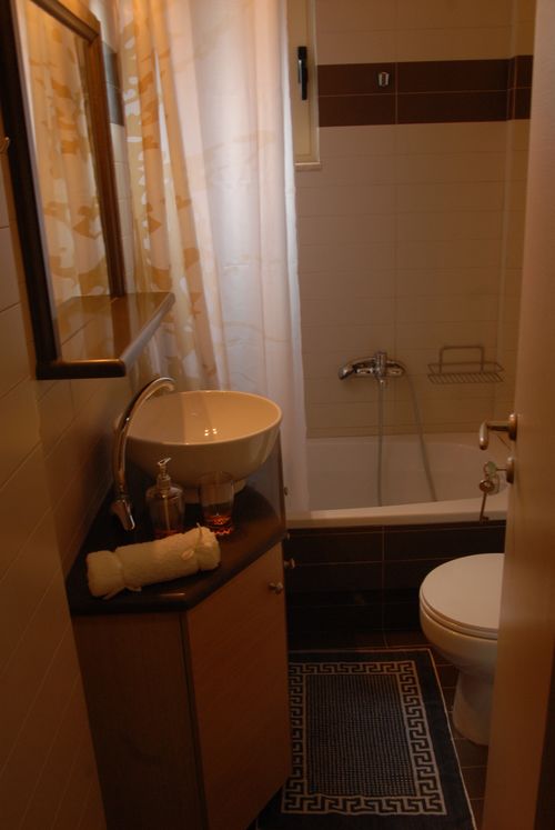 Gea-Villas-Lefkada-Maisonette-bathroom